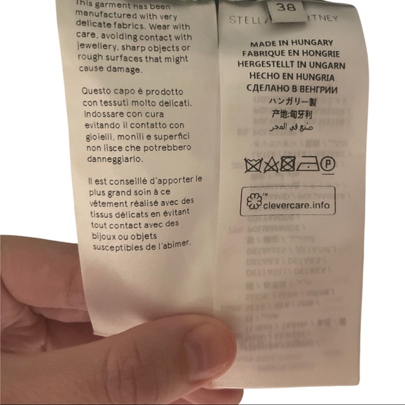 Stella McCartney, size 38 (small), 100% silk. - Picture 4 of 5